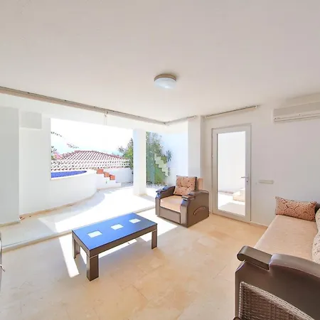 Sleeps 6 Pool Air Con Wifi Villa