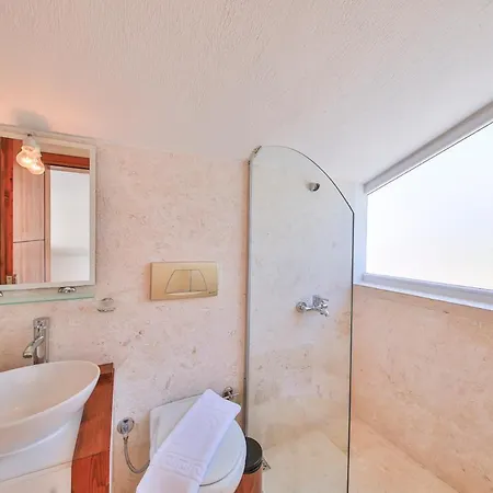 Sleeps 6 Pool Air Con Wifi فيلة *